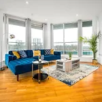 Haus - Impressive Two Bedroom Penthouse - Balcony - Parking