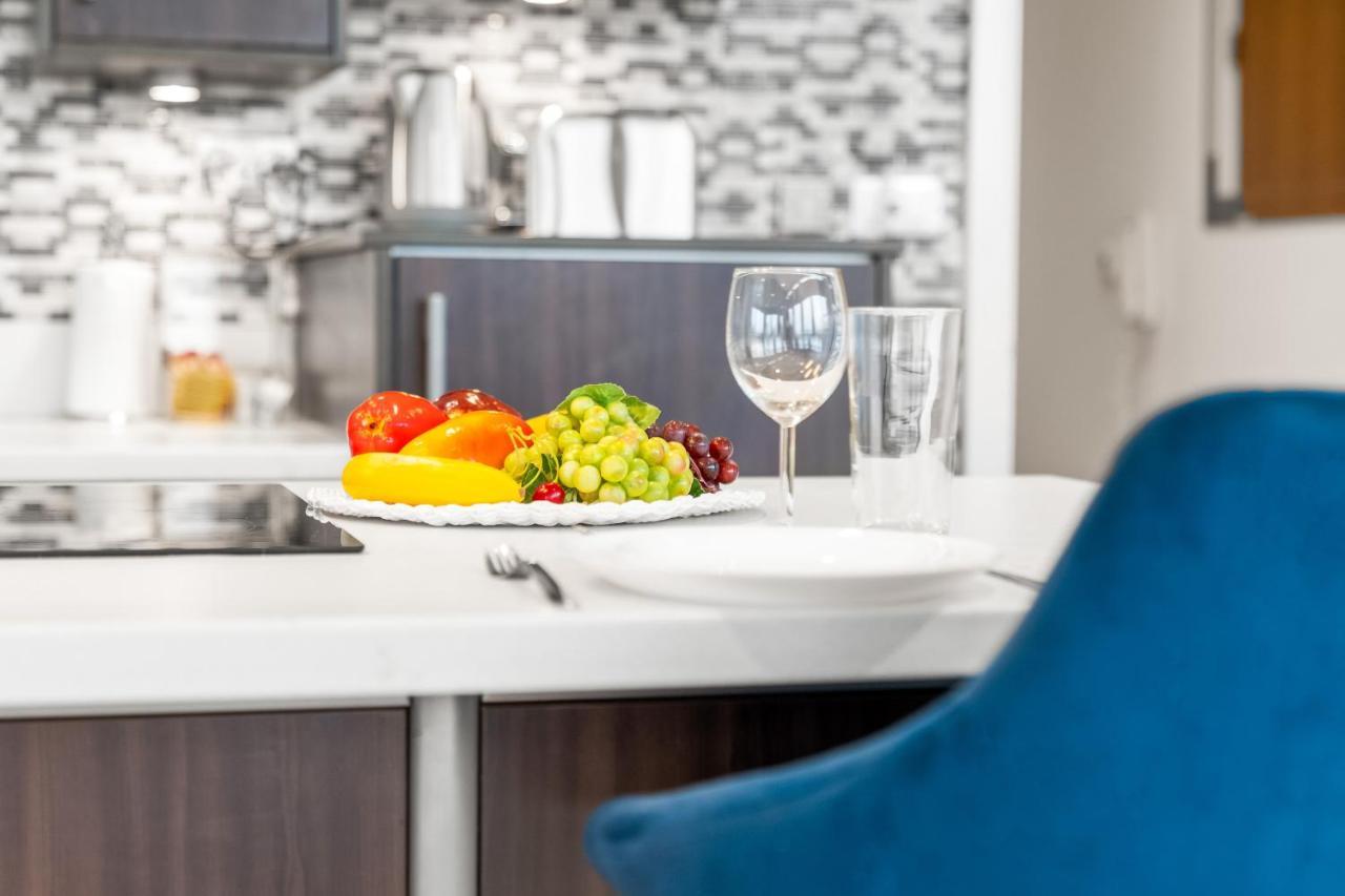 Haus - Impressive Two Bedroom Penthouse - Balcony - Parking